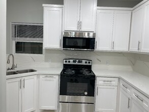 2511 N Vineyard Ave in Edinburg, TX - Building Photo - Building Photo