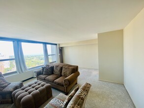 3600 N Lake Shore Dr in Chicago, IL - Building Photo - Building Photo
