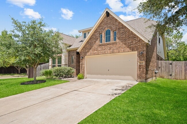 5138 Rollingstone Rd