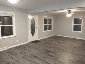 402 Illinois Ave in Effingham, IL - Building Photo - Building Photo