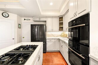 1827 Barry Ave in Los Angeles, CA - Building Photo - Building Photo