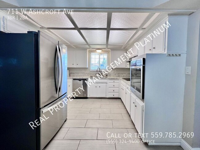 711 W Ashcroft Ave in Clovis, CA - Building Photo - Building Photo