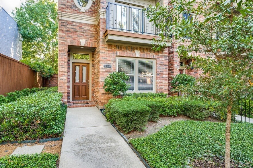 3610 Gillespie St, Unit 10 in Dallas, TX - Building Photo