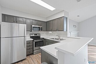 222 Waters Edge Ln in Madison, AL - Building Photo - Building Photo