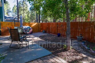 2084 S Thompson Loop in Flagstaff, AZ - Building Photo - Building Photo