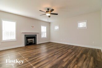 265 Creek Crossing Dr in Benson, NC - Building Photo - Building Photo