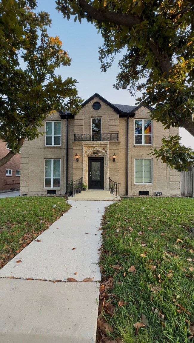 property at 4308 Leeland St