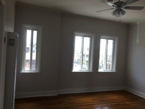 1759 Hillhurst Ave in Los Angeles, CA - Foto de edificio - Building Photo