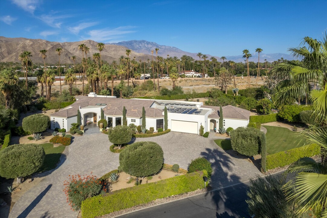 10 Clancy Ln S in Rancho Mirage, CA - Building Photo