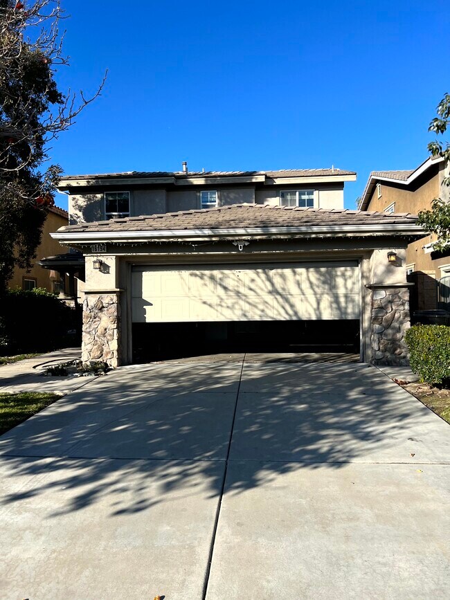 16194 Los Coyotes St Rentals in Fontana, CA