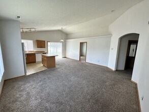 7808 White Bluff Ct in Pasco, WA - Building Photo - Building Photo