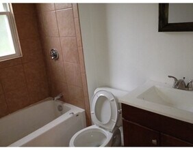 224 Calumet St-Unit -224 in Boston, MA - Building Photo - Building Photo