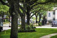 Pointe at Steeplechase photo'