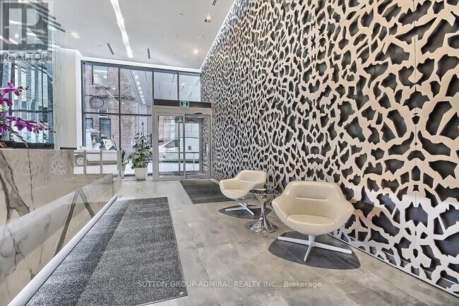 60 Colborne St in Toronto, ON - Building Photo - Building Photo