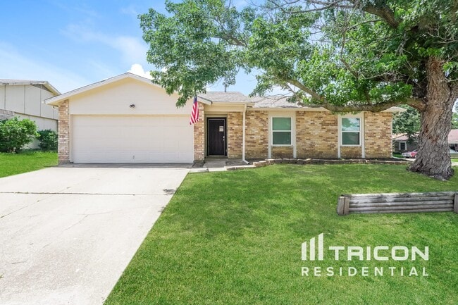 property at 828 W Embercrest Dr