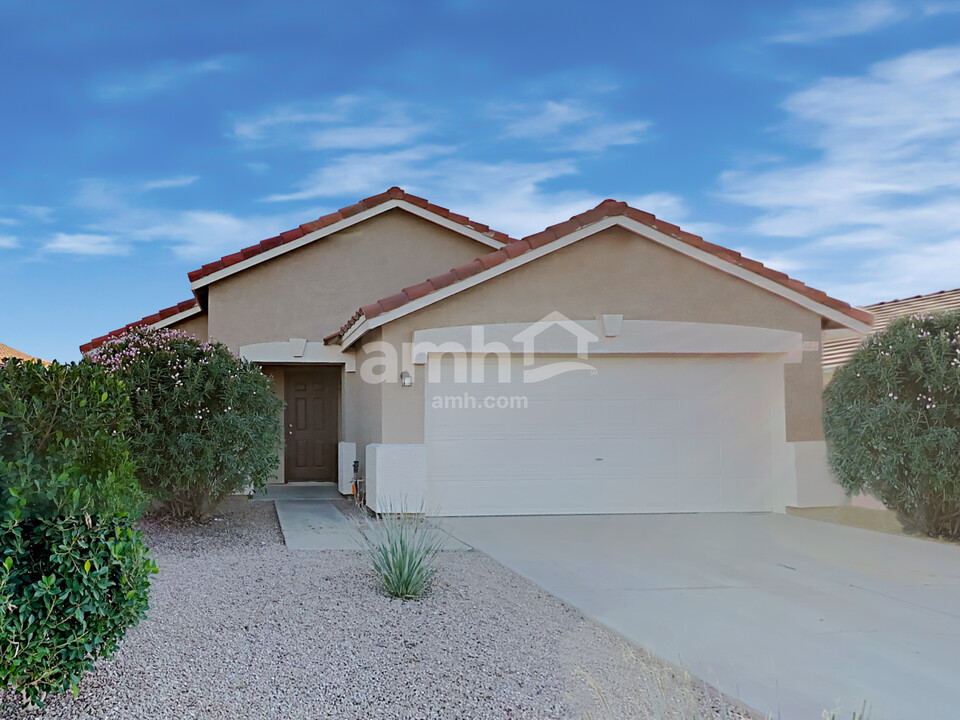 8133 E Onza Ave in Mesa, AZ - Building Photo