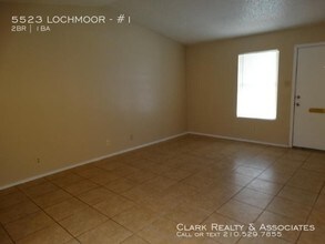 5523 Lochmoor-Unit -#1 in San Antonio, TX - Building Photo - Building Photo