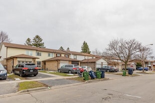 14-30 Robbinstone Dr in Toronto, ON - Building Photo