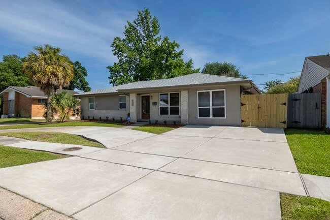 6304 Asher St in Metairie, LA - Foto de edificio - Building Photo
