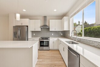 3702 W Mukilteo Blvd in Everett, WA - Building Photo - Building Photo