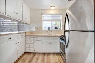 303 California Ave in Santa Monica, CA - Building Photo - Building Photo