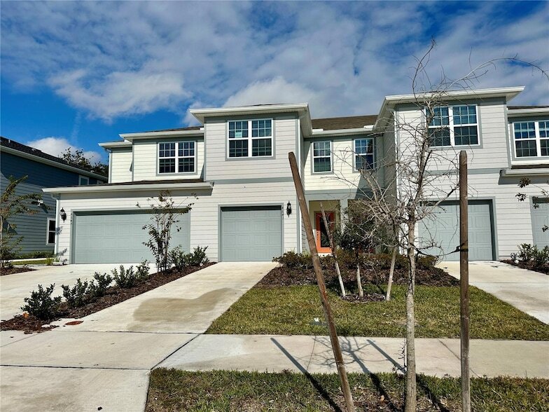 4641 Sparkling Shell Ave, Unit 513 in Kissimmee, FL - Foto de edificio