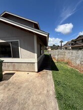 94-1127-1127 Kaloli Lp in Waipahu, HI - Building Photo - Building Photo