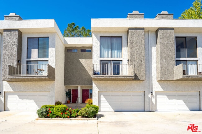 4315 Freedom Dr in Calabasas, CA - Building Photo - Building Photo