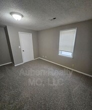 11757 Wood Oak Ave in Richmond, MO - Building Photo - Building Photo