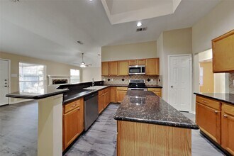 14518 Enola Dr in Cypress, TX - Foto de edificio - Building Photo