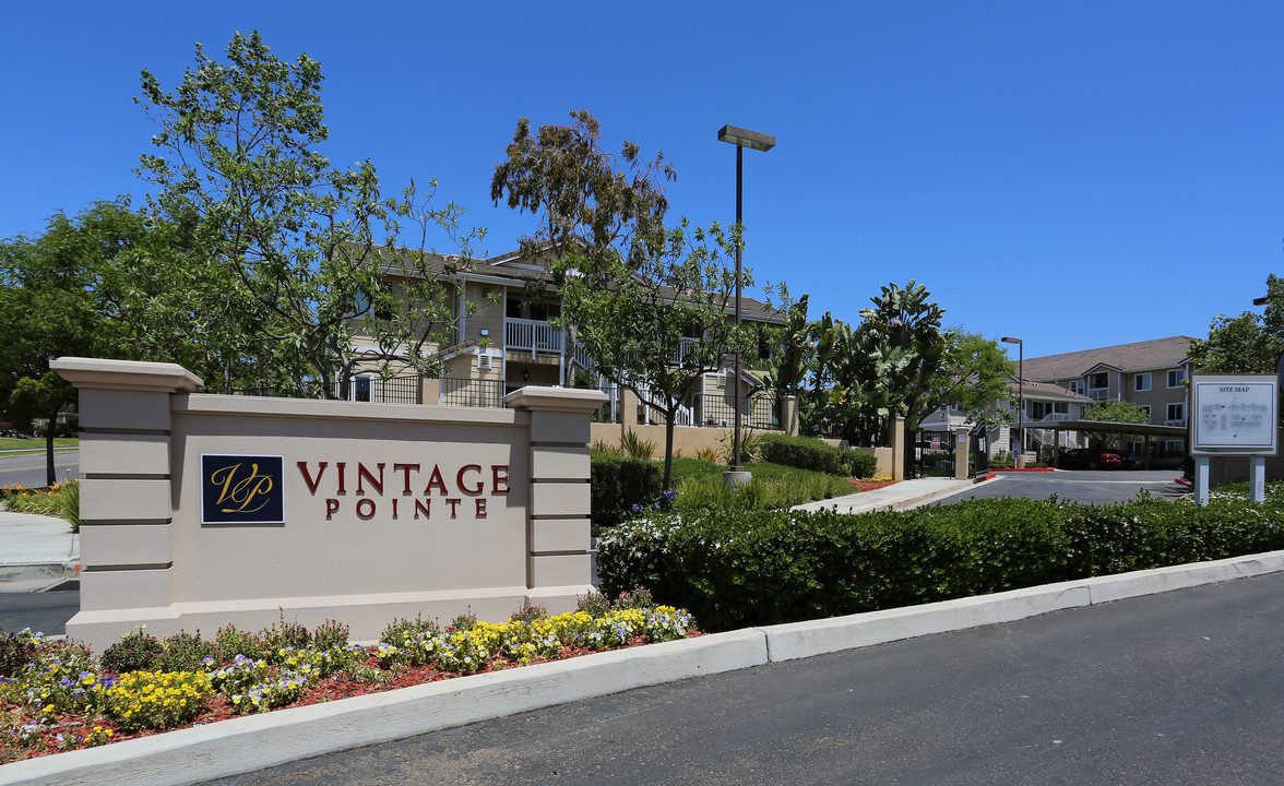 Vintage Pointe Apartments in Oceanside, CA - Foto de edificio