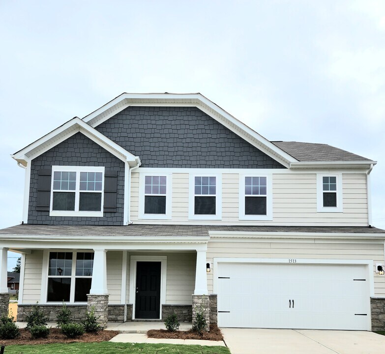 1513 Harleston St in Lake Park, NC - Building Photo