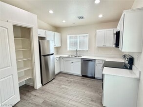 1300 Pocahontas Ave in Pahrump, NV - Building Photo - Building Photo