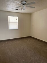 502 E La Paloma Ln in Roswell, NM - Building Photo - Building Photo