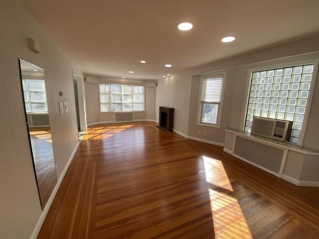 16 Alexander Ave, Unit 1