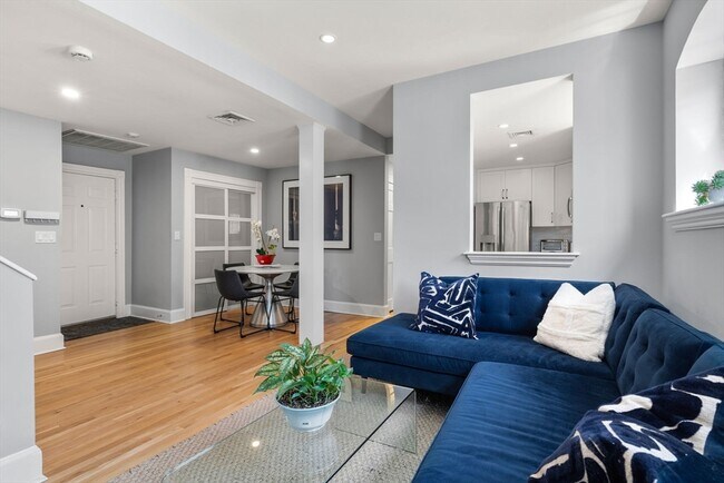 120 Norway St, Unit 12 in Boston, MA - Building Photo - Building Photo