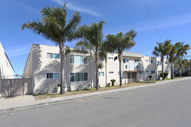 Cuesta Del Mar Apartments in Oxnard, CA - Building Photo - Building Photo