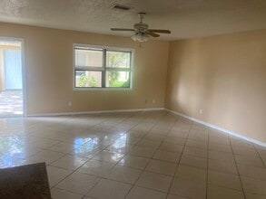 528 Grapefruit Ave in Sebring, FL - Foto de edificio - Building Photo