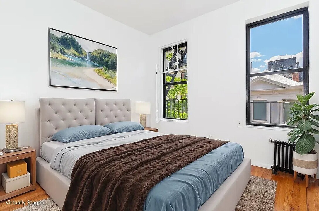 126 Elizabeth St in New York, NY - Building Photo