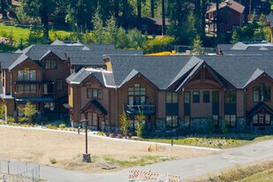 33 Beach Club Dr in Stateline, NV - Building Photo