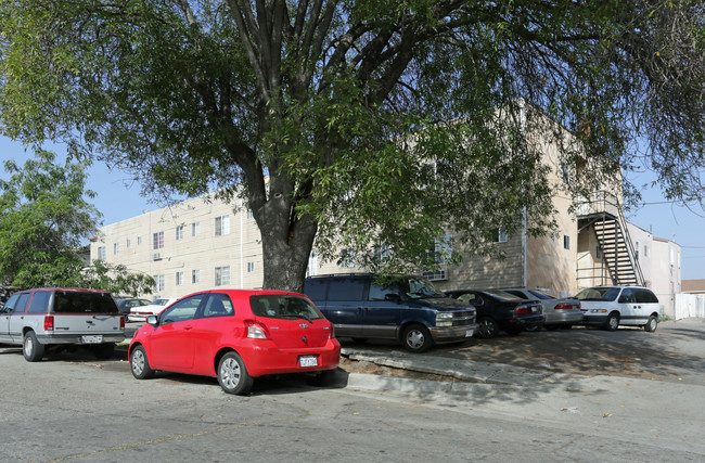 520-536 W 120th St in Los Angeles, CA - Building Photo - Building Photo