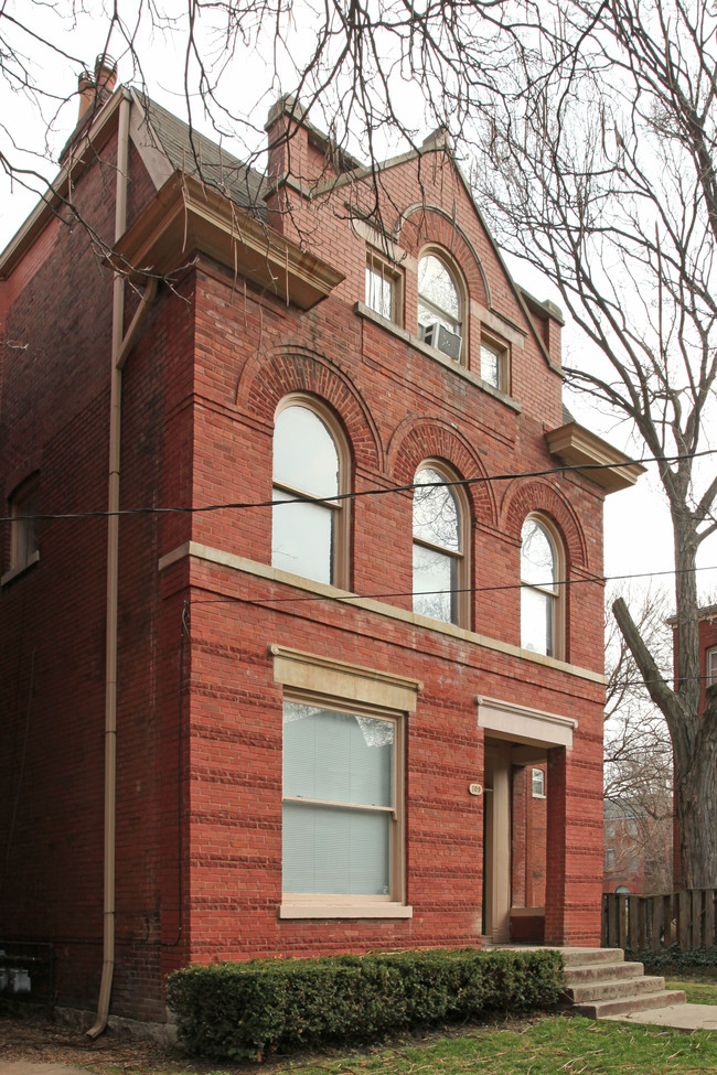 115 W Burnett Ave in Louisville, KY - Foto de edificio - Building Photo