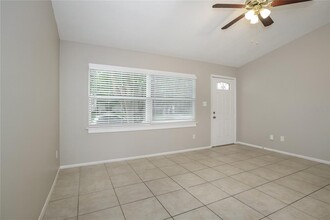 1547 Elmwood Ave in Kissimmee, FL - Foto de edificio - Building Photo