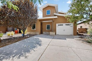 5277 Via del Cielo Ln in Santa Fe, NM - Building Photo