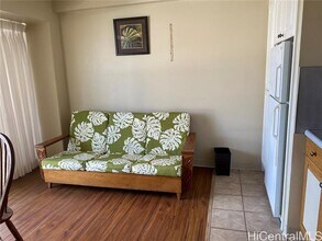 2440 Kuhio Ave. in Honolulu, HI - Building Photo - Building Photo