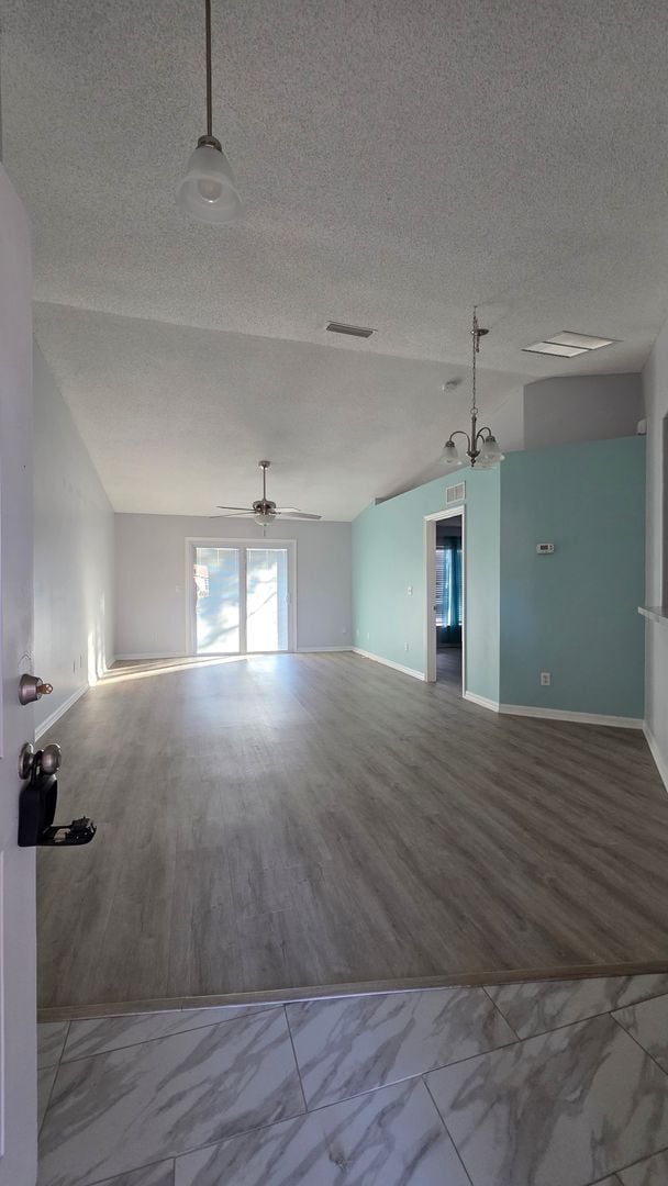 613 Clairmont Ln in South Daytona, FL - Building Photo - Building Photo