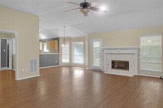 3807 Woodside Dr in Arlington, TX - Building Photo - Building Photo