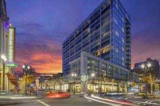 The Louisa Apartments in Portland, OR - Building Photo - Building Photo