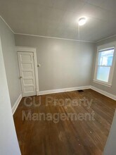 615 W White St in Champaign, IL - Building Photo - Building Photo