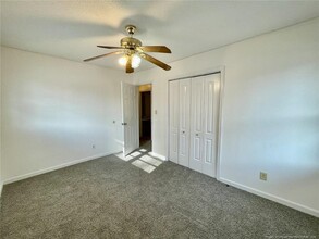 1929 Crestview Dr in Fayetteville, NC - Foto de edificio - Building Photo